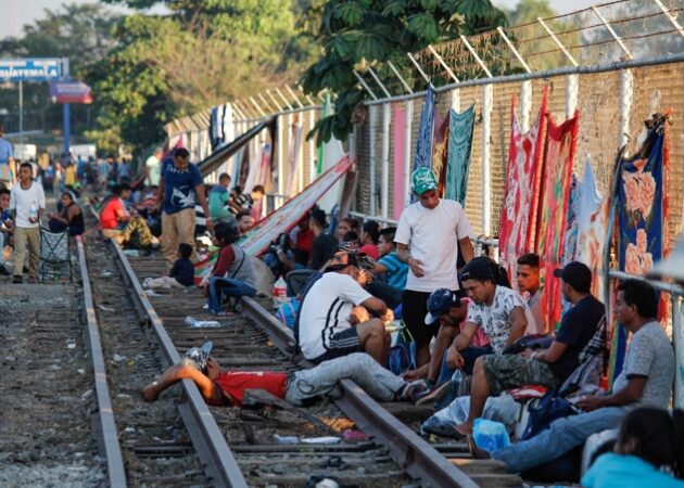 Al confine con il Guatemala i migranti verso gli Stati Uniti