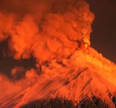 Il Volcan de Fuego sta eruttando in Guatemala