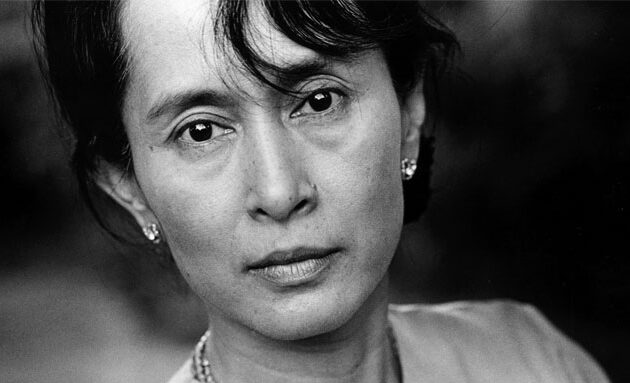 Myanmar, Aung San Suu Kyi ai domiciliari